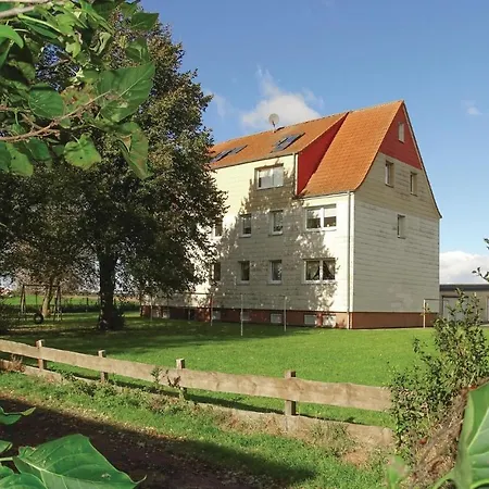 Stunning In Insel Poel-wangern With 2 Bedrooms And Wifi Apartmán Einhusen (Rostock)